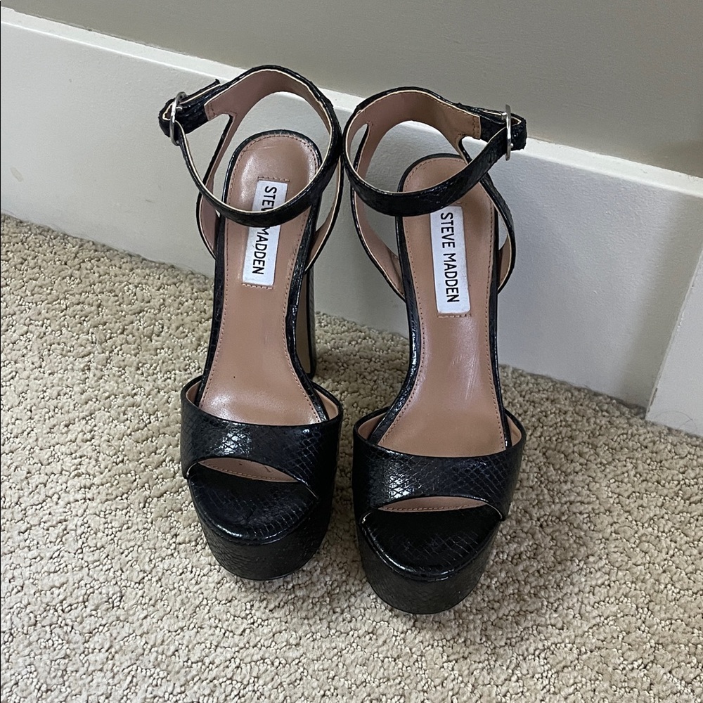 Steve Madden Black Textured Platform Heels